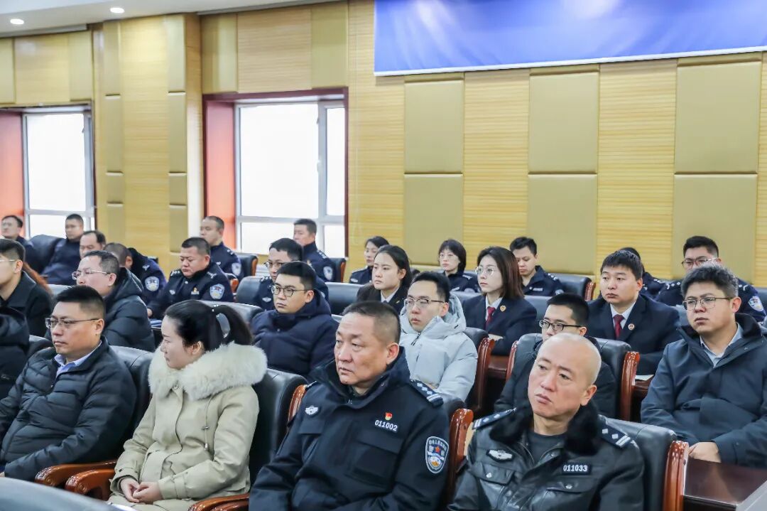 庭审现场变身廉政课堂