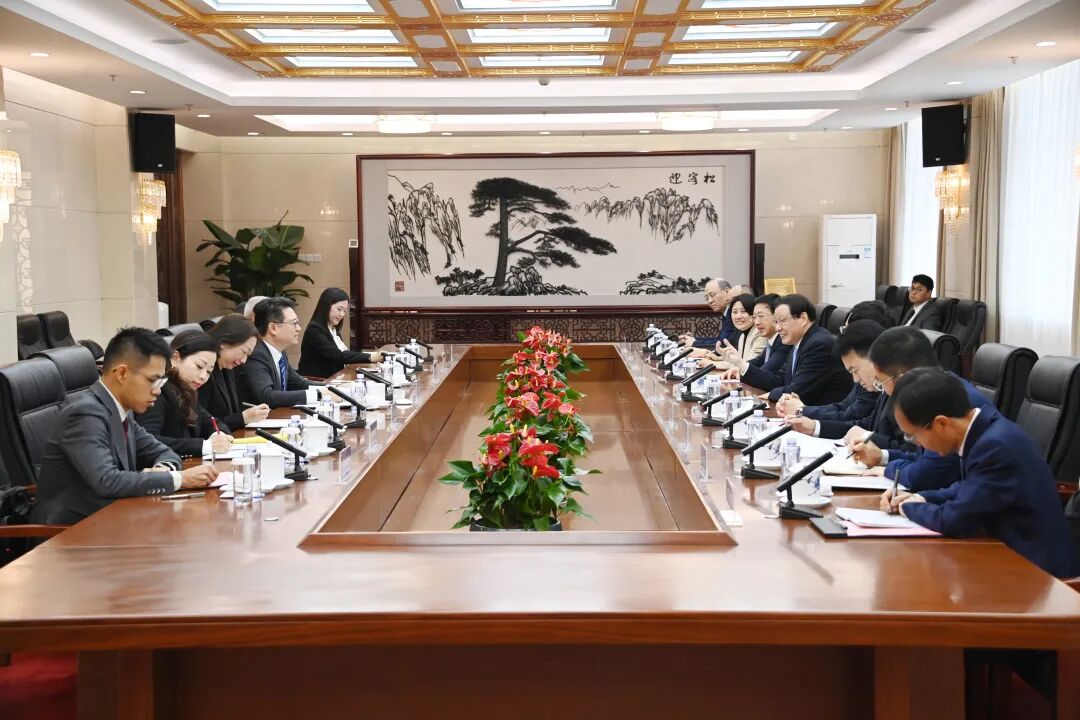 应勇会见澳门特区检察院检察长唐晓峰